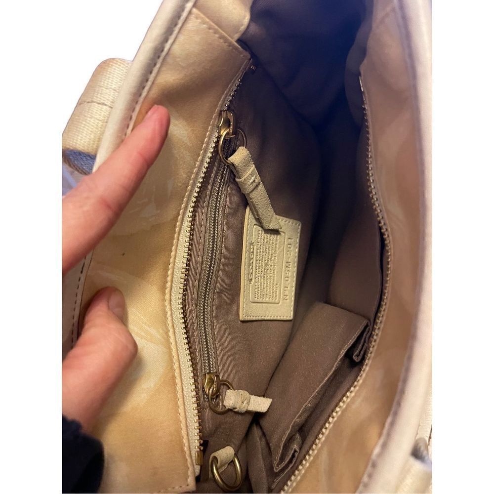Coach Handbag - Picture 3 of 8